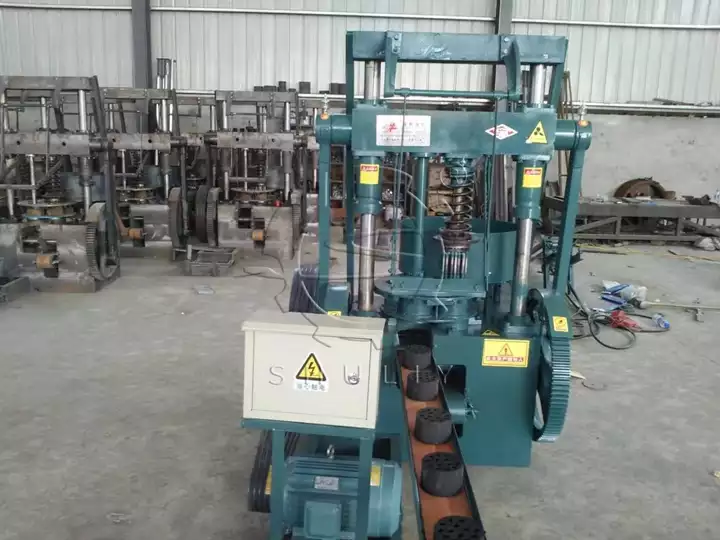 working scene of shuliy honeycomb briquette machine