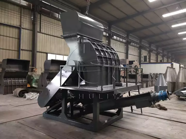 vertical hammer crusher