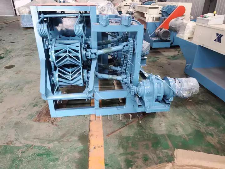 wood log peeling machine