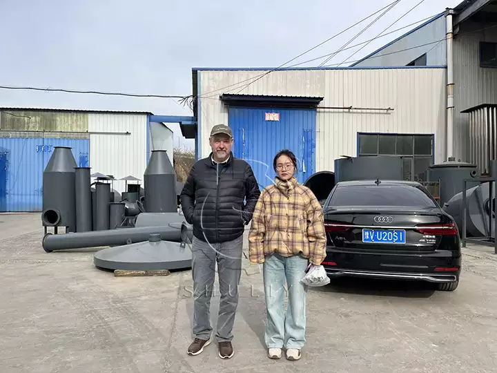 Russian customer visits charcoal manufacturing machine factory